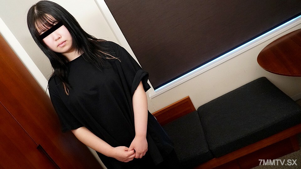 我以為我是一個天真的女孩、但我穿著紅色內衣和剃光的陰戶被陰道射精了！