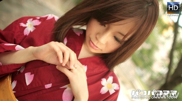 062212-675 062212-675 剃光的年轻妻子的浴衣服务