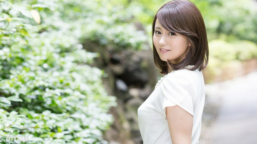 413-BENI-01 413-BENI-01 H / Beni 与娇小的女孩一起感觉但微笑着作弊