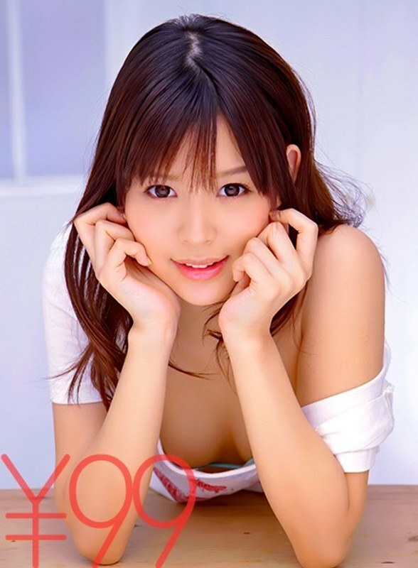 DV-1387 DV-1387 大量的精液落在了美丽少女的脸上。他自己插入鸡巴，并以不规则的坐姿摇动臀部。将活塞返回女牛仔位置。她一边脱掉衣服，一边晃动臀部，从不规则的坐姿变成了传教士姿势。他深深地插入并射精。葵司从脸上的硬活塞中获取了大量精液。