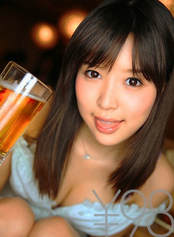 DV-1656 DV-1656 【特辑】和葵司一起喝醉！在半私人房间里，喝醉并结合。感觉很好，即使附近有顾客，我也能听到声音。竹百叶窗可以打开一点，暴露给其他客人。即使在支持时也可以打开的耻辱游戏。在入口处的传教士姿势被戳了戳舌头！第二个人还把舌头穿在精子脸上！