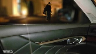 [Individu] Une belle épouse perverse qui se cache dans son mari qui travaille à la maison et fait l'amour en voiture. Tenez un autre bâton et secouez-vous avec plaisir et devenez fou plusieurs fois