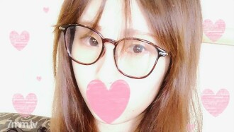 S-class neat and clean tsundere glasses girl ♥ "It feels good ... ♥" G-spot direct hit greedy masturbation and continuous squirting love juice that can not fit in the narrow vagina ♥ Rub the uterine ostium with a fine finger and completely fall ♥ [No moza] Bonus With photo book