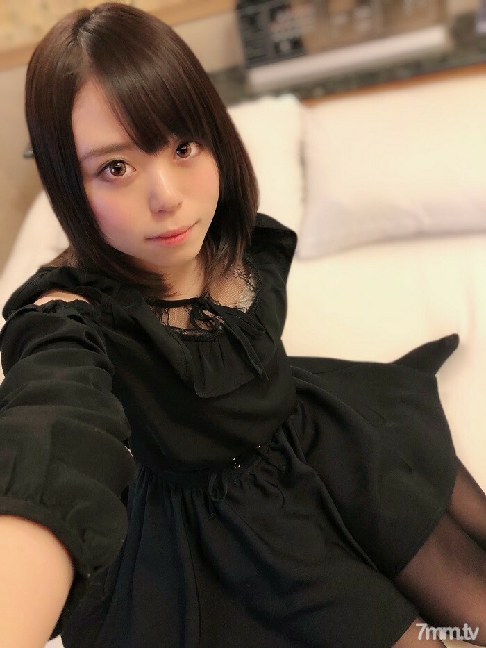 【개인 촬영】나나세 18세 노기자카급 미소녀! 기적의 귀여움! 푸시에 약한 성격으로 무엇이든 말해! 아이돌 급의 너무 귀여운 얼굴로 생 지 ○ 포에 느낌 마구! 모으기 위해 진한 정자로 씨앗을 대량 질 내 사정!