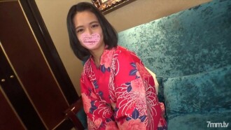 [First Shooting Local Edition] Pussy Gachinere para inexperiente primeiro gozo! SEXO Creampie com uma beleza Yukata com um corpo glamoroso E-Cup