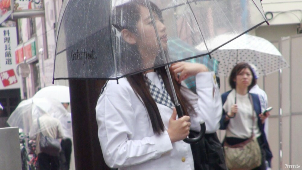 FC2-PPV-1134403 【早安朵拉主演透明】很年轻1●我要曝光一段让一岁美少女和班上男生髮生性关係的视频#制服可爱在线观看