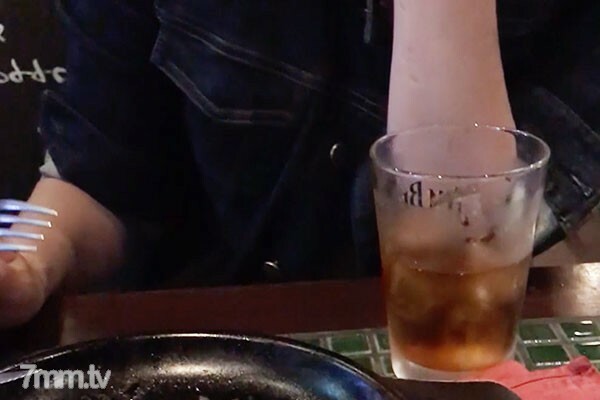 FC2-PPV-1134890 [正式妻子/包含 2 个奖金] 奇闻趣事陪伴我的妻子去购买新的工作场所。当你将鸡巴插入她体内时，她会变得兴奋并射精。强迫她喝浓稠的精液。在线观看