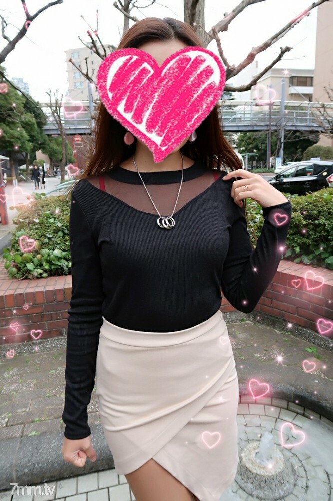 FC2-PPV-1147449 FC2-PPV-1147449 绫濑是●或非常相似的美丽妻子，在赚取零用钱的意图无法挽回的情况下未经许可播种......我被从子宫后溢出的浓稠精子惊呆了...... [个人拍摄]