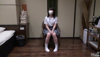 Satomi who has a feeling of activeness is supposed to be an outdoor portrait photo shoot wearing erotic videos at the hotel