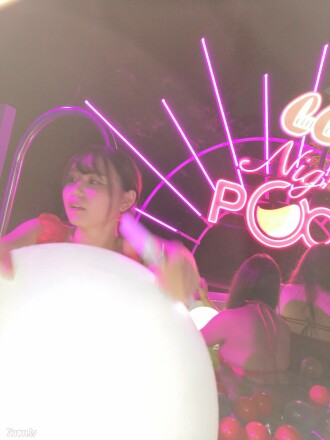 [First-time purchase privilege available] Ubukawa girl with 2 experienced people G cup boobs A miracle happened in the night pool! [Creampie]