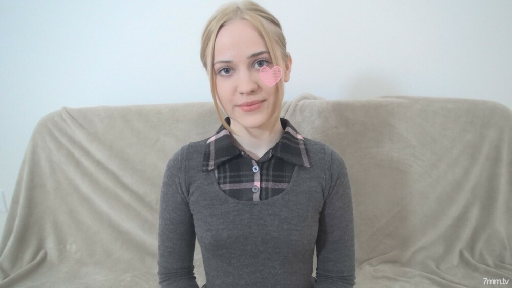 ☆１８歳と２日のロシア人女子大生　美尻ブロンド美少女に中出し☆「大学で教育学を専攻しています。教員になりたいです」☆外階段で露出羞恥　経験人数１人の美尻少女と生セックス☆三分割の高画質ZIP付☆