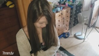 [Particulier] Engager une épouse qui vient de devenir mère. Pleurez un enfant qui pleure, tenez le bâton d'une autre personne dans la pièce voisine et pleurez