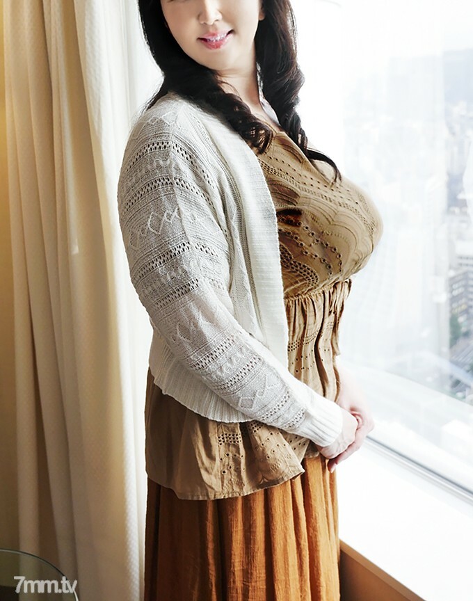 FC2-PPV-1215164 【个人】【我杯五十】风姿绰约的52岁大胸老婆，第一次有了外遇。剃光的猫被年轻的肉棒捡起来，痛苦地昏倒[第一次特价]在线观看