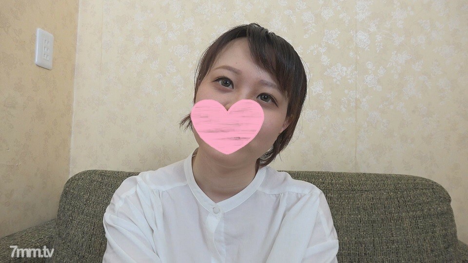 FC2-PPV-1215459 身高152cm的娇小身躯，却有着压倒性的美巨乳和整洁的外貌，与整洁的外貌相反，出汗的时候感觉不安。 !!在线观看