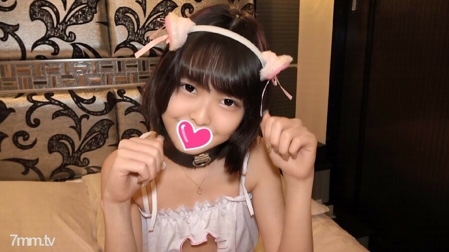 럼 19세 대인기! 아이돌급 미소녀 전달자와 고양이 귀걸이 SEX! 발육 도중의 화려한 몸을 목걸이에 연결한 채 하메 뿌려! 고양이 귀로 모에 모에 생 지 ○ 포에 발정 느낌 마구리! 마지막은 고양이 귀 목걸이 질 내 사정!