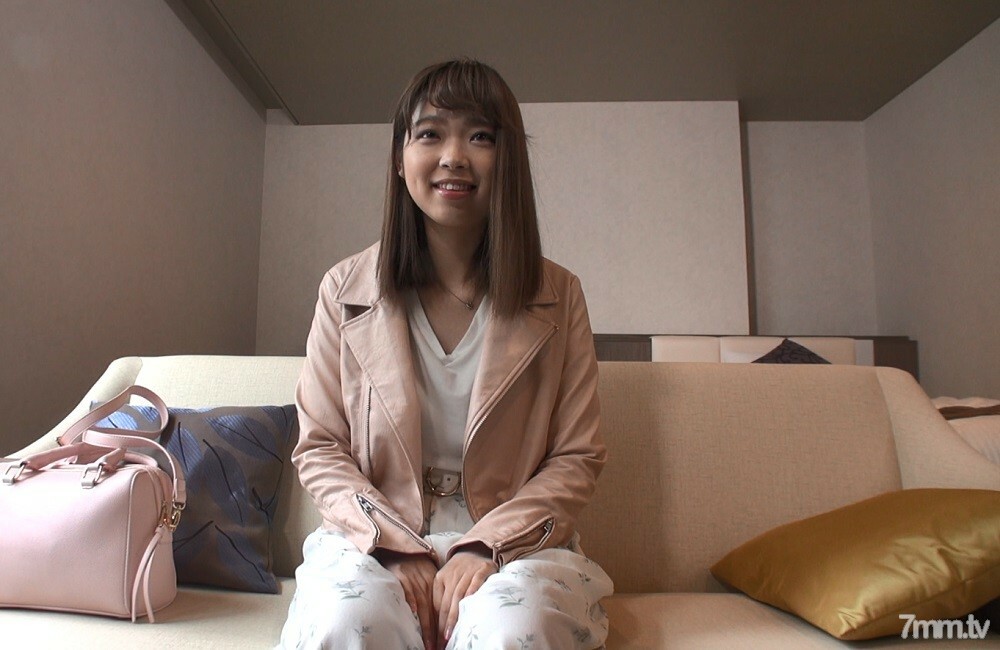 FC2-PPV-1275564 FC2-PPV-1275564 【私拍】一个月前刚满18岁的高中辍学女儿阿美被老头射中！