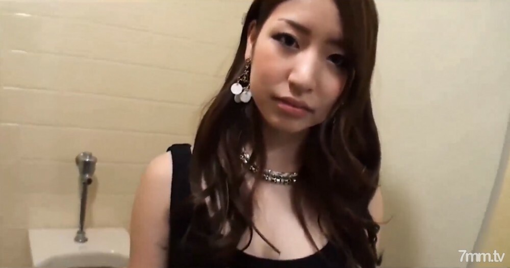 FC2-PPV-1296102 [个人拍摄] Enko D 杯纤细美白美紧猫与大量汁液射精！在线观看