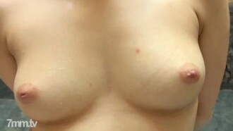 FC2-PPV-1317679 [個人拍攝] 高● 立即擠壓剛畢業的黑髮少女，在剃光的陰戶中放出受精植入確定性水平的豐富精子！