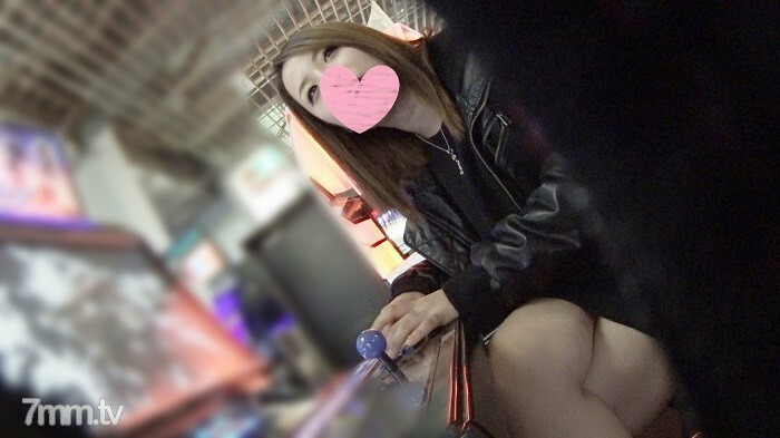 FC2-PPV-1332793 【非业余单拍】获得精神减伤街机道具超萌妹子！我喜欢立即切换到色情模式并在我疯了的情况下玩得开心的想法！我无法忍受被捲起的 gal 和阴道射精的样子！在线观看