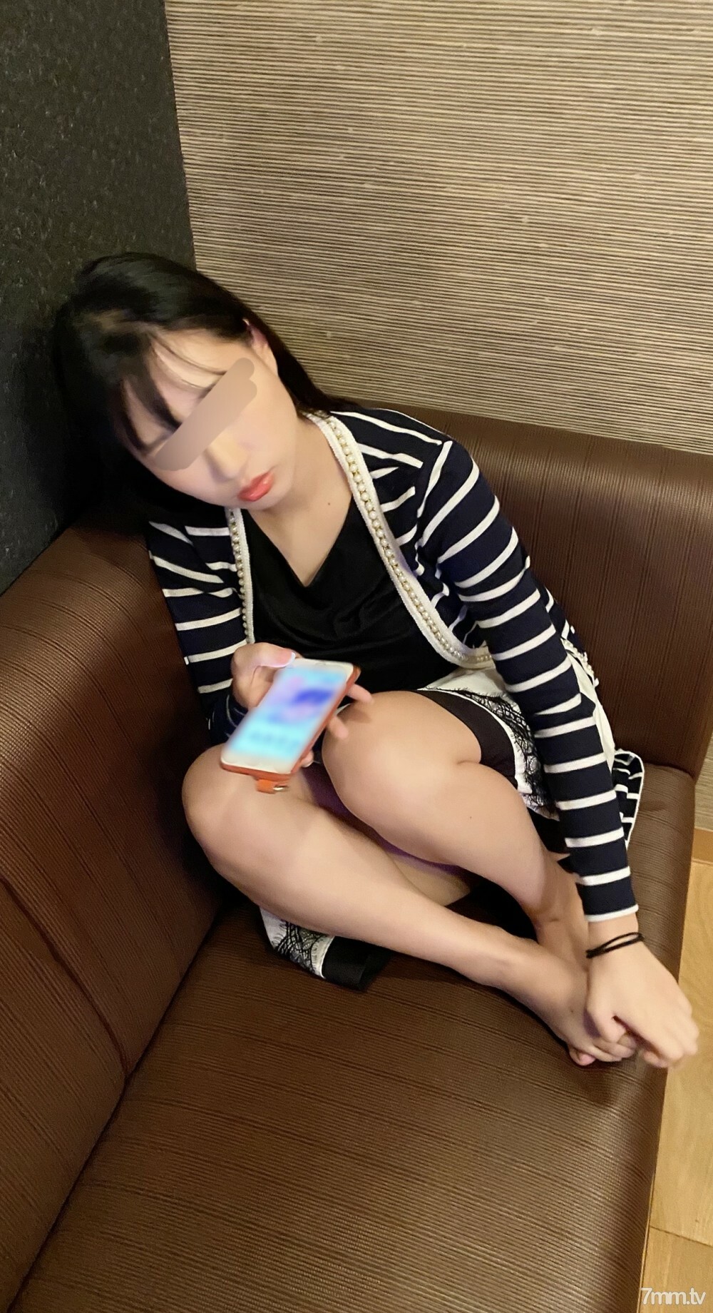 期間限定【無修正】幼いGカップ巨乳に突然カメラ回したらマジギレでした。(35分)
