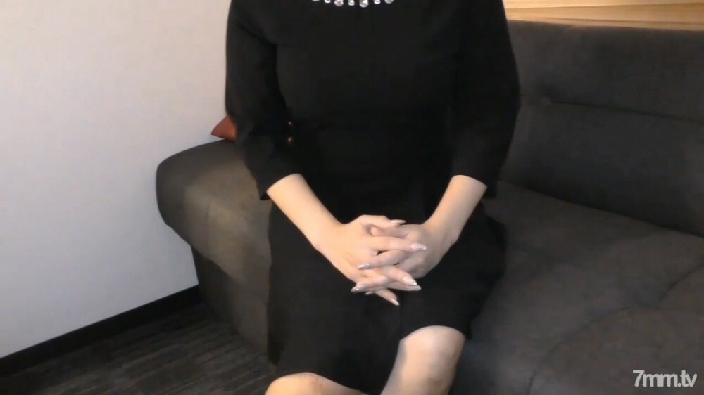 FC2-PPV-1383210 【个人拍摄】与老公分居的大胸成熟女人看来要攒钱离婚了。在线观看