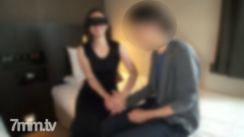FC2-PPV-1388876 【用户参与型】我借给你绫香的阴户。变态已婚女人用其他棍棒射精在性爱中发疯[私人拍摄]在线观看