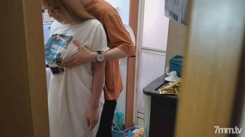 FC2-PPV-1391821 *作为奖励，主要故事[个人]一个大胸部的外国妻子，卖给失去工作的丈夫，并在两个人住的房子里被另一根棍子干了。 （34 分钟）在线观看