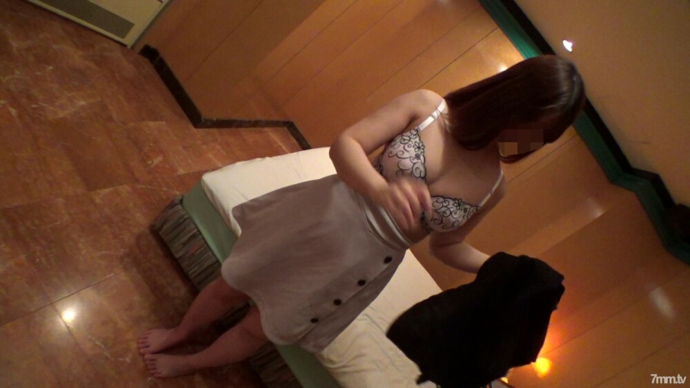 FC2-PPV-1400633 [外观/ NTR] 一位即使在外语系知识分子中也是cussoero的巨乳和剃光F罩杯的女大学生。中出大量似乎未经许可怀孕的精子（73 分钟）[个人拍摄，未经审查] 有好处在线观看