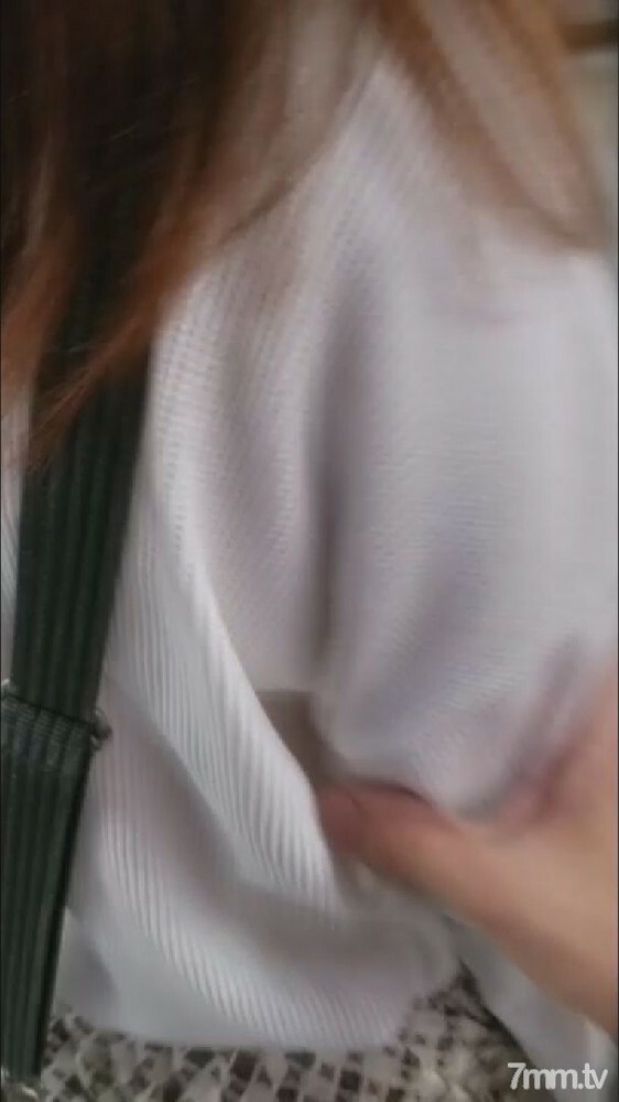 FC2-PPV-1422052 *限时【个人】大胸老婆和老公需要长期照料被车内另一根棍子阴道射精在线观看