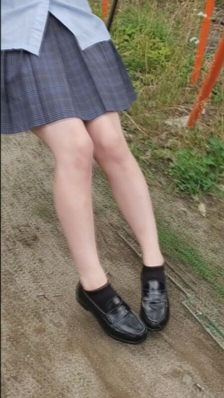 FC2-PPV-1422520 [个人拍摄] 县级普通课程③小恶魔少女在公园户外暴露化妆并做爱。在线观看