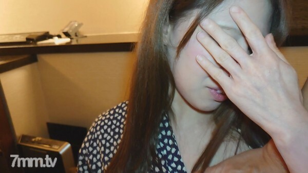 FC2-PPV-1423947 【个人拍摄】对议员的丈夫偷偷对赛夫勒好色的外遇妻子！即使明知被抓会很困难，也无法制止的不忠行为[无阴道射精]在线观看