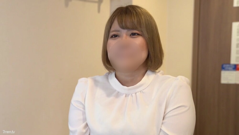 FC2-PPV-1440501 第一枪！神奇的J杯！ 【个人拍摄】24岁的巨乳白银〇成员Ruka挑战奇闻趣事★虽然辛苦，剃光头！当然最后是阴道射精！在线观看