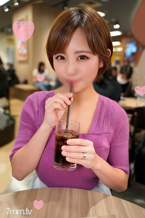 FC2-PPV-1489492 【已婚妇女/个人拍摄】美容师/已婚妇女28岁与丈夫的弟弟有染的花痴女性。敏感的猫不断喷出!在线观看