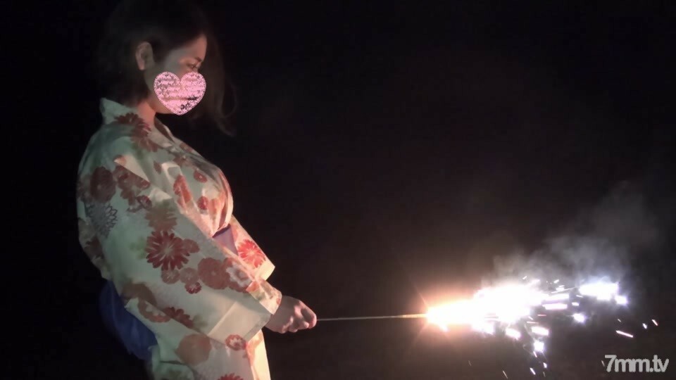 FC2-PPV-1491681 * 有限的夏天是大海！ !!浴衣烟花和泳装♥毕竟是性♪[个人拍摄]在线观看