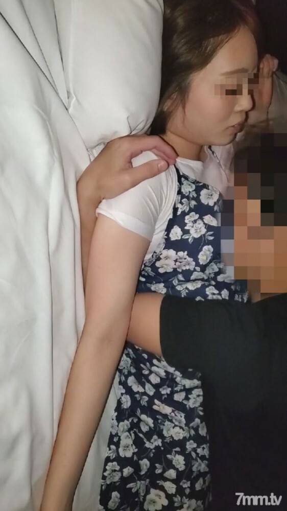 FC2-PPV-1497703 限量【个人】丰满的年轻妻子自己要一根棒子被电动按摩机指责并尖叫阴道射精在线观看