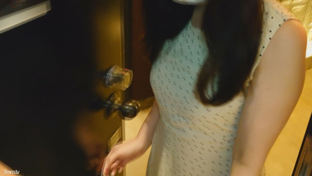 FC2-PPV-1508565 【个人拍摄】*阿里的学生老师翻译！儘管她是已婚妇女，但她却被另一根棍子淹死，陷入了恶性循环。丰满的身躯颤抖着扭动着！在线观看