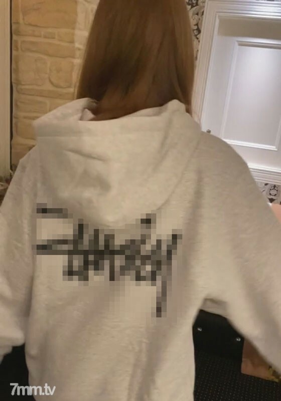 FC2-PPV-1519033 限定【未删减】来东京的当地女主人小姐姐。私人约会连续阴道射精(55 分钟)在线观看