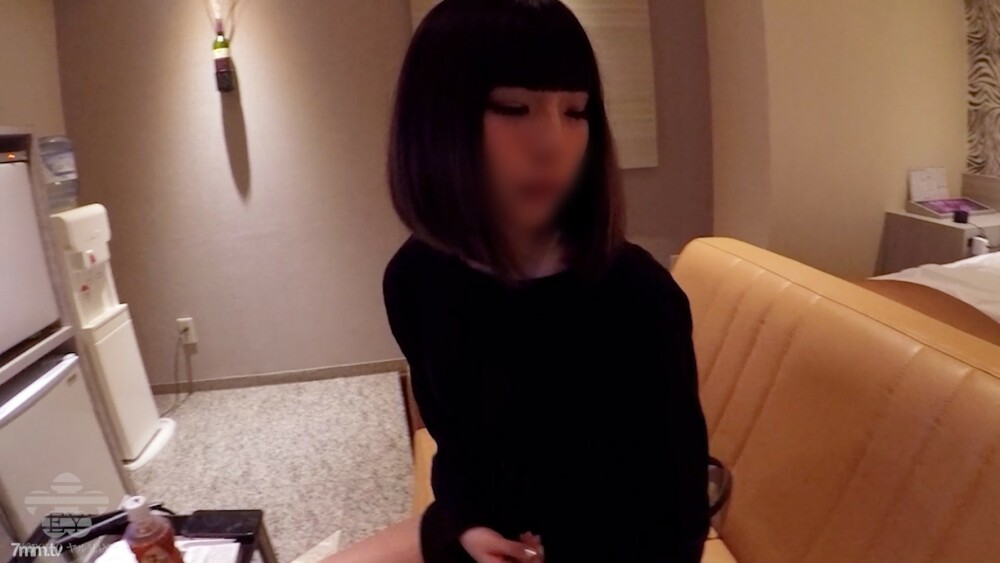 FC2-PPV-1548313 [现在只有半价] [第 2 轮生活] 我通过给 19 岁的偶像式美女穿上泳衣，享受了奇闻趣事生阴道射精性爱。 （修正前视频呈现，有復习福利）【补婚奇闻趣事【No.4】】在线观看