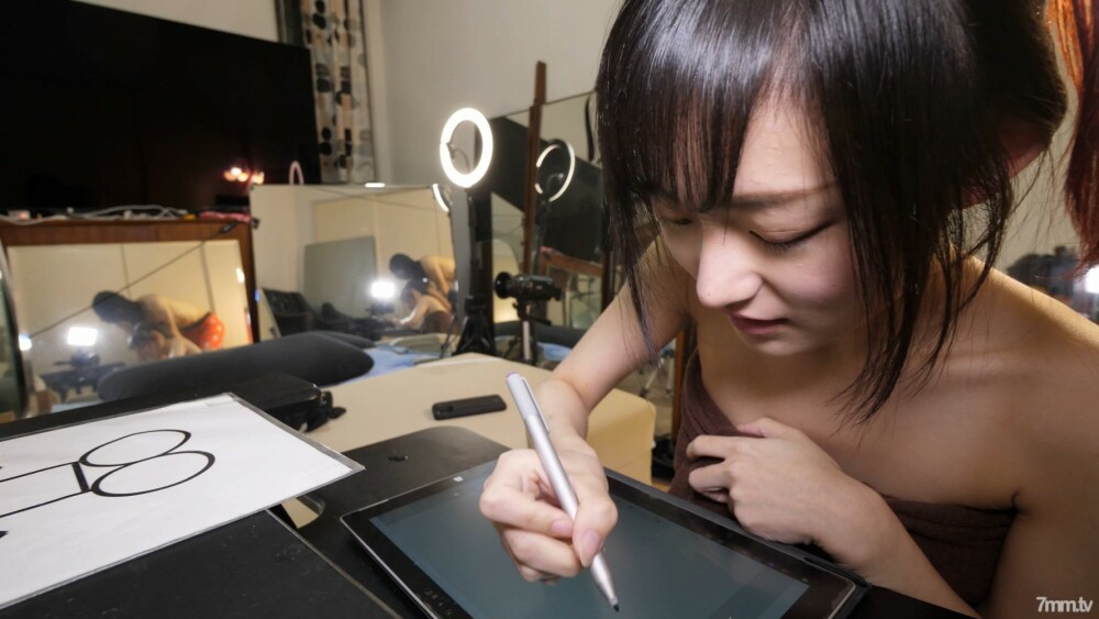 FC2-PPV-1555807 CP0053 [4K60fps] 与纤细萝莉美丽女孩的原始性爱♥口交♥肛门舔♥Shino-chan[7个相机]在线观看