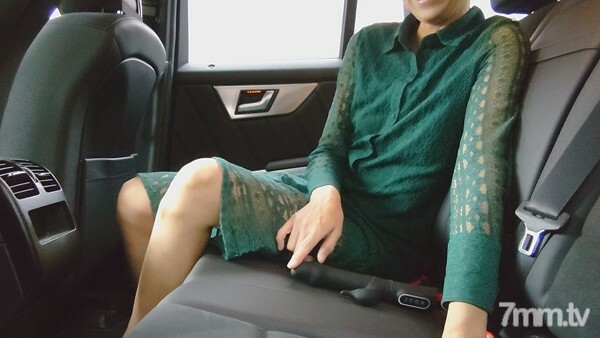 FC2-PPV-1560150 【私拍】讨厌的阿姨五十又车内曝光戏，酒店生松鼠恋情！升级的成熟女性停不下来！ [中出 / 中出]在线观看