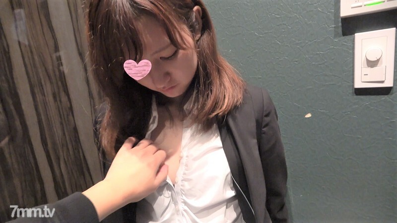 【無】2週連続！モデル体型美女ひなちゃん祭り！ バレたら強制退店！？ 感じやすい彼女が声を出せない漫喫でどうなったかご覧くださいｗ【個人撮影】