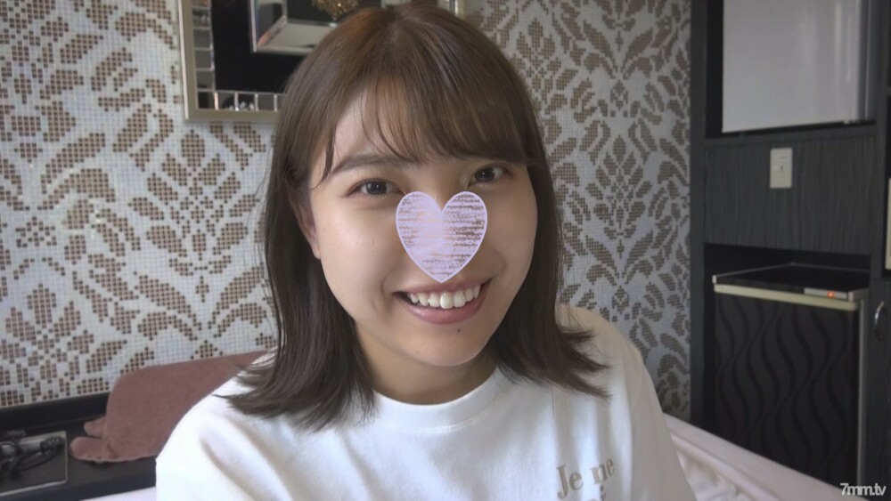 FC2-PPV-1590481 [个人拍摄] 天真淫荡的美丽乳房迷人的年轻妻子Serina-san 有大量的原始阴道射液！在线观看