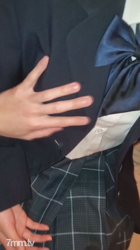 FC2-PPV-1604023 限定【个人拍摄】县艺术系③ 黑短髮少女放学后被妈妈和妹妹操在线观看