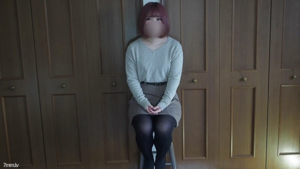 FC2-PPV-1612767 【个人拍摄】第一枪★雪见，23岁的餐厅店员！一个红头髮白板的业余女孩将进行她生命中的第一次奇闻趣事和阴道射精！在线观看