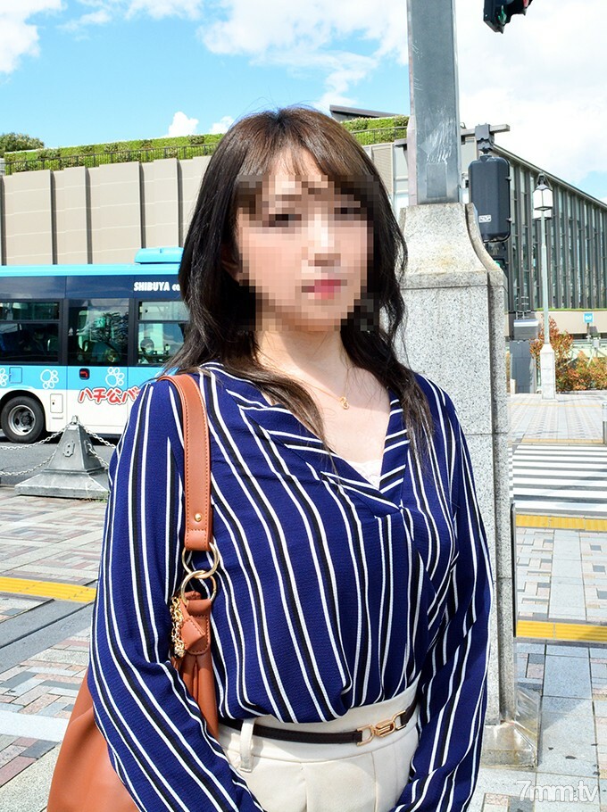 FC2-PPV-1621115 [个人] 43岁哺乳期妻子和阴沉的性爱影片。产后洞里无情射精、奶水不滴的个人写真【首次特价】在线观看