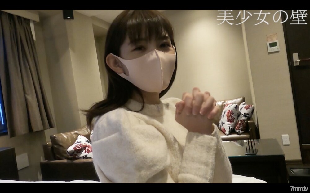 FC2-PPV-1649040 【美少女推墙！ ] 小动物女孩 Kanon-chan 的震撼登场！我无法忍受它因为它太可爱了，即使在射精后我也试图未经允许直接插入它！在线观看
