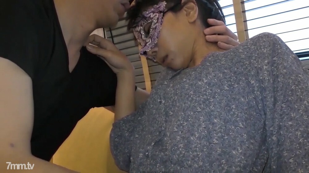 FC2-PPV-1668113 【个人拍摄】39岁成熟老婆忘不了之前的感觉“光是手淫就受不了了……”在线观看