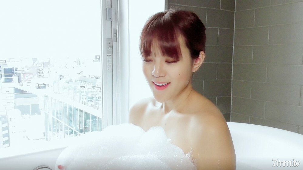 FC2-PPV-1686140 【无码/无莫】买家评论福利到手（高品质版送！！）_【脱下来还不错】绫/20岁/大学生【完整出场】穿衣生阴道射精6P狂欢SEX部分1在线观看