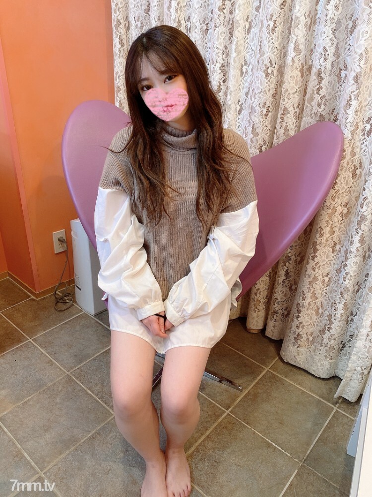 FC2-PPV-1708762 第一枪❤️ 给一个经验不足的白皙室内丰满女孩大规模阴道暨射击♪ [个人拍摄]在线观看