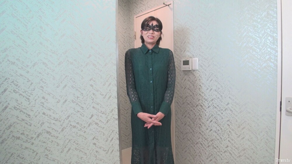 FC2-PPV-1730787 【第一枪】射精65岁美熟女太美☆前助产士风采出众的已婚女人在性交时喊老公射精“我65岁了，但我想再次闪耀一个女人》【个人拍摄】附高品质ZIP在线观看